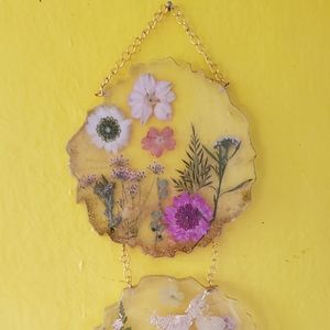 Dainty pressed flowers in resin